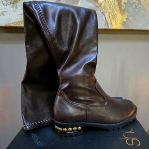 Shoe dazzle brown over the knee flat boot. Size 7.5